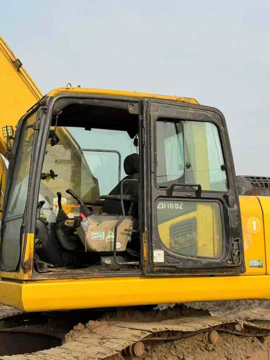 Buy Komatsu PC200-8 Used Excavator / 2