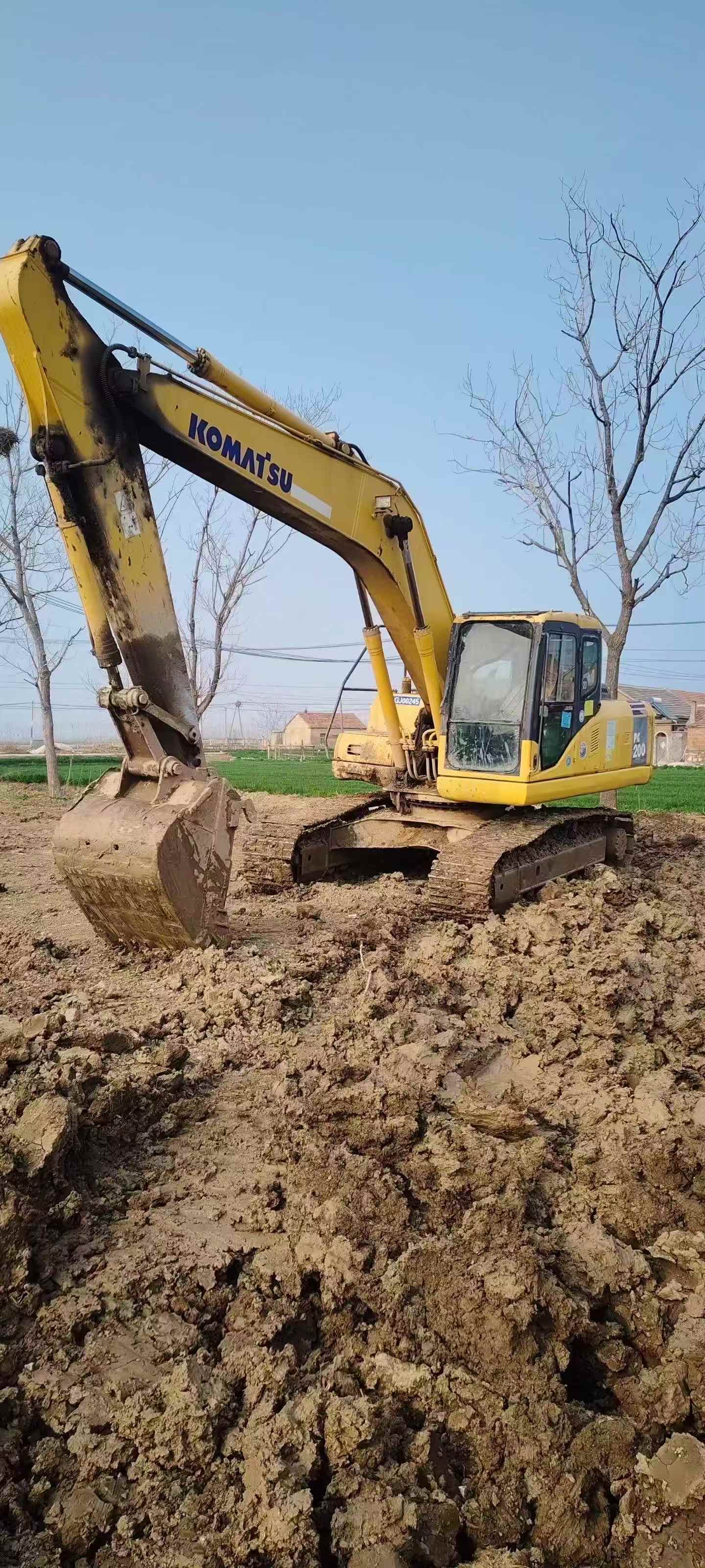 Buy Komatsu PC200-7 Used Excavator / 3