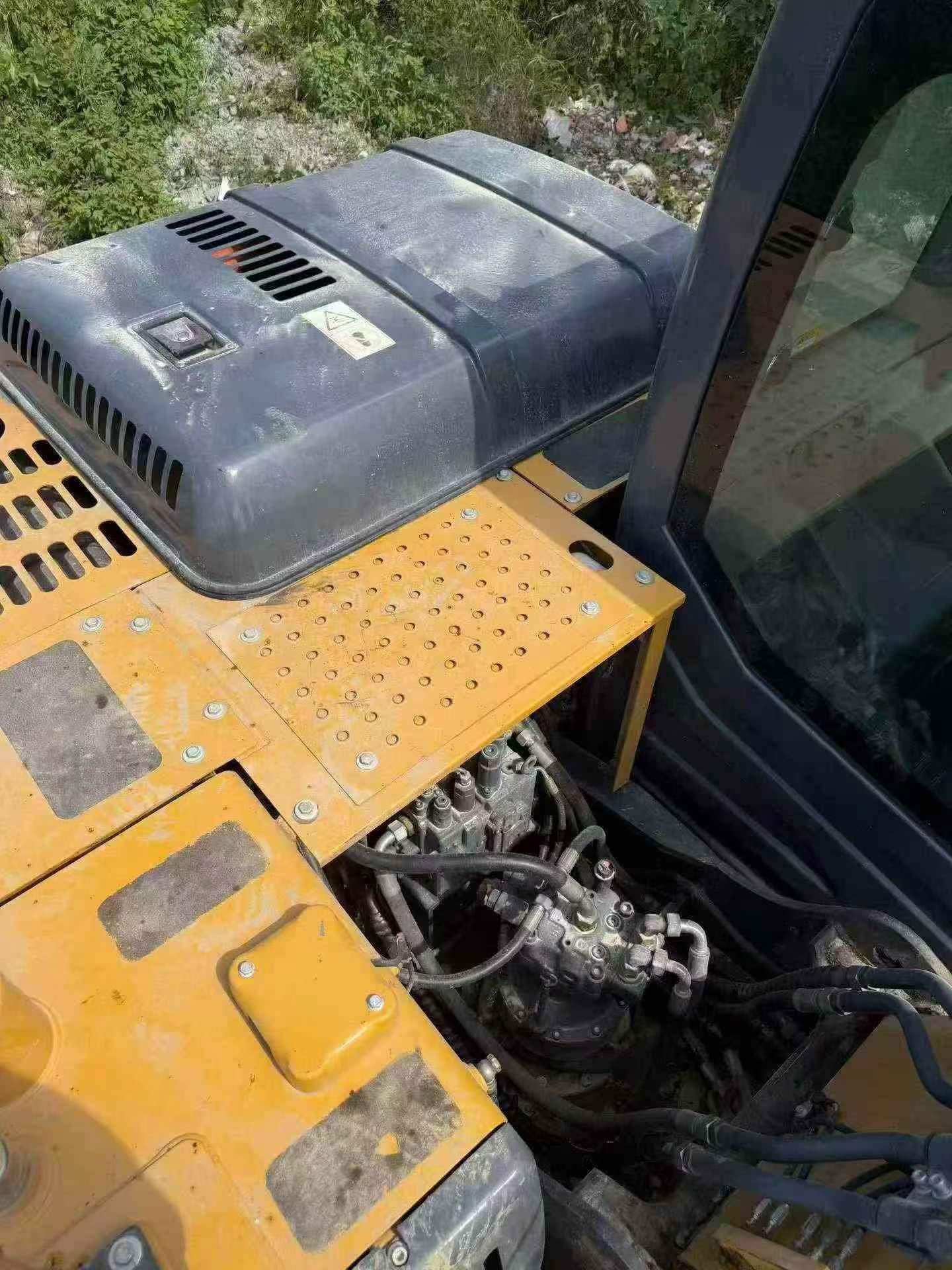 Buy XCMG XE150 Used Excavator / 2