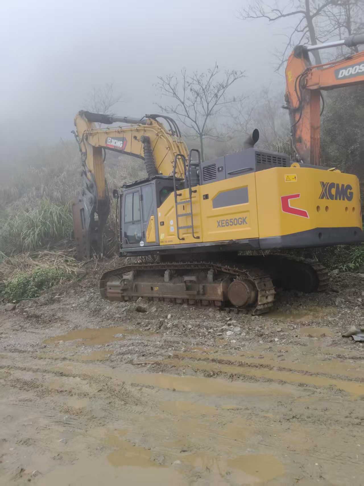 Buy XCMG XE650DP Used Excavator / 4