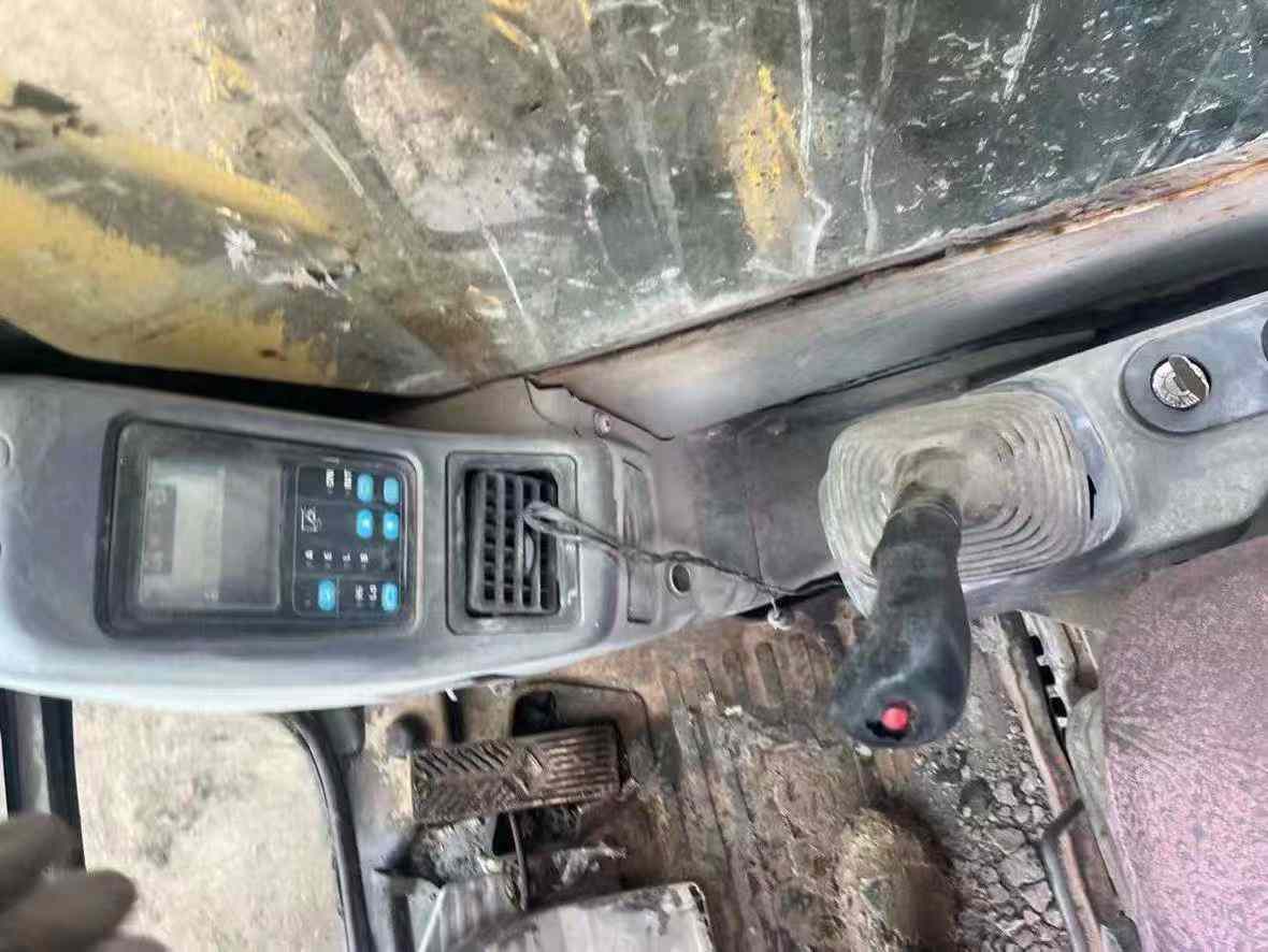 Buy Komatsu PC130-7 Used Excavator / 8