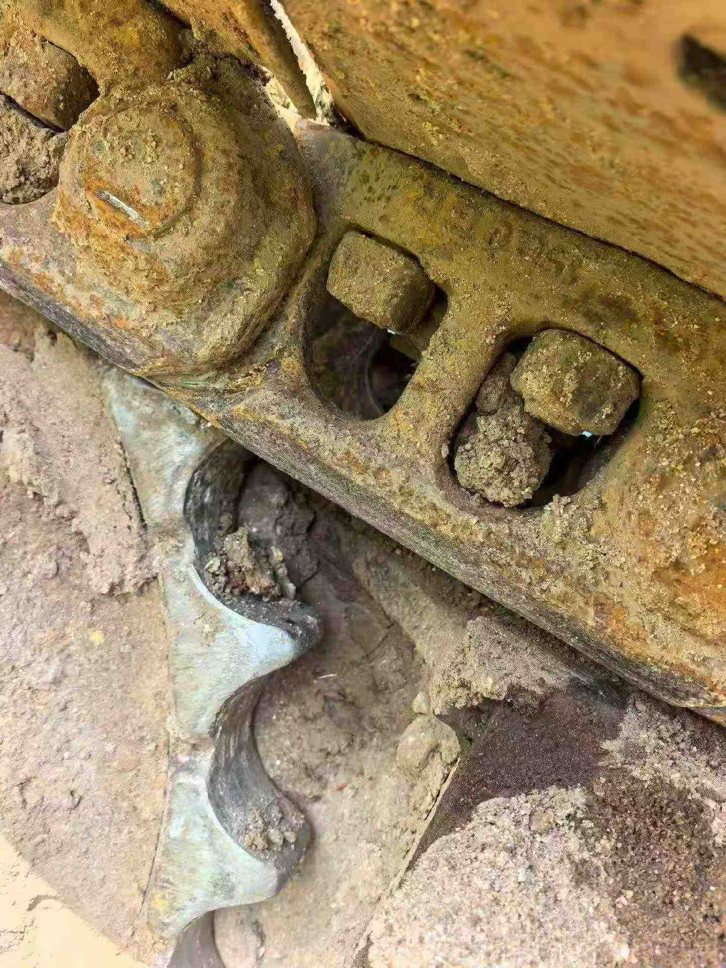 Buy Kobelco SK210 Used Excavator / 6