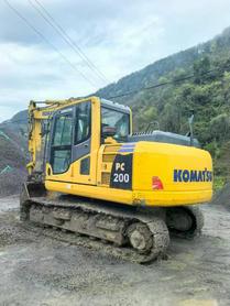 Buy Komatsu PC130 Used Excavator / 8 Buy Komatsu PC130 Used Excavator / 8