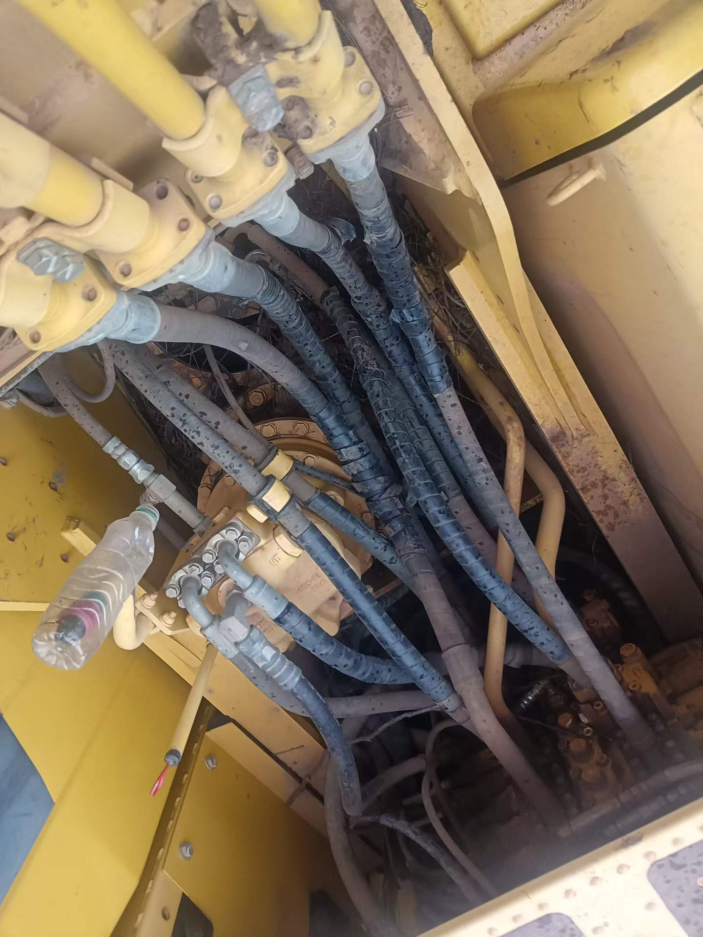 Buy Komatsu PC200-8 Used Excavator / 4