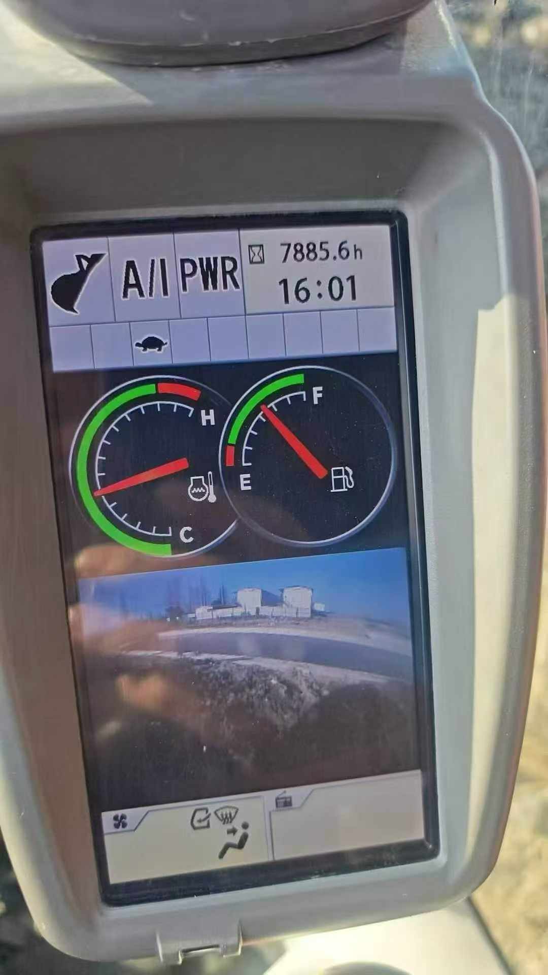 Buy Hitachi EX200-5 Used Excavator / 3