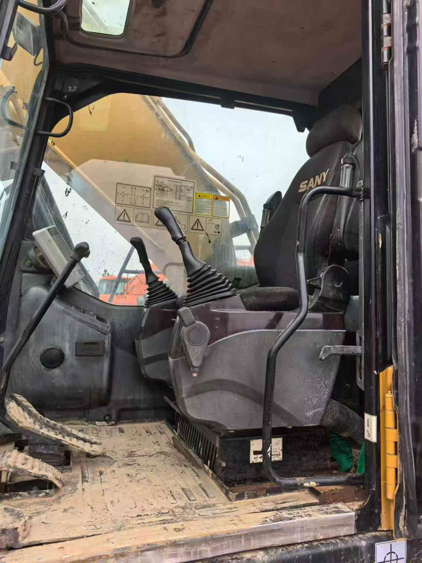 Buy Sany SY205C Used Excavator / 3