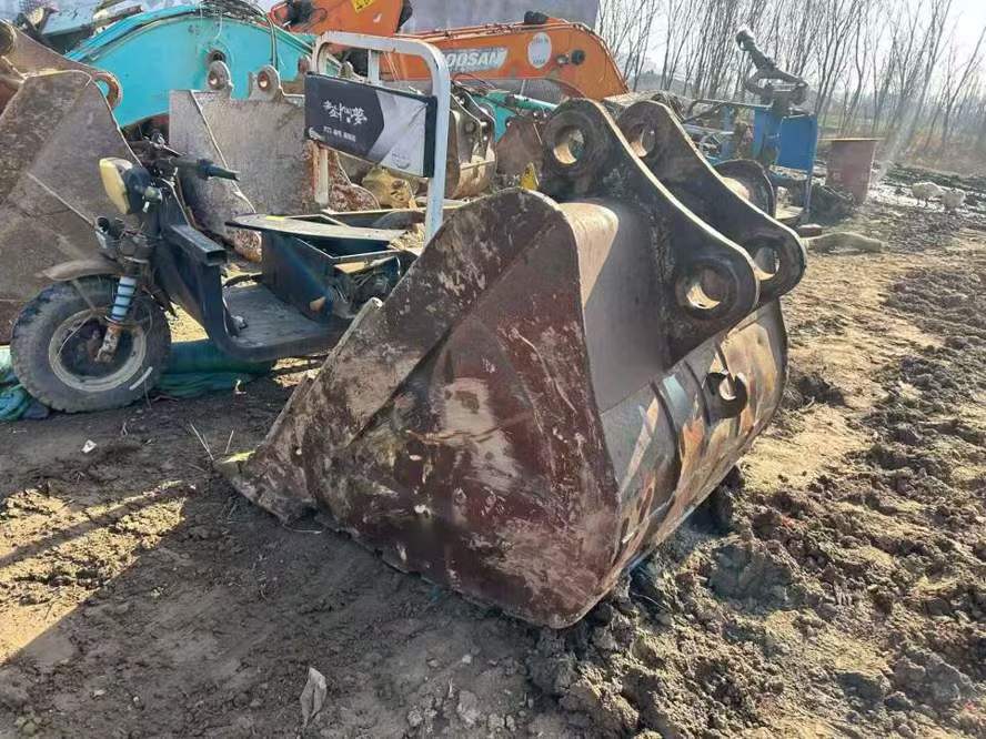 Buy Kobelco SK260 Used Excavator / 8