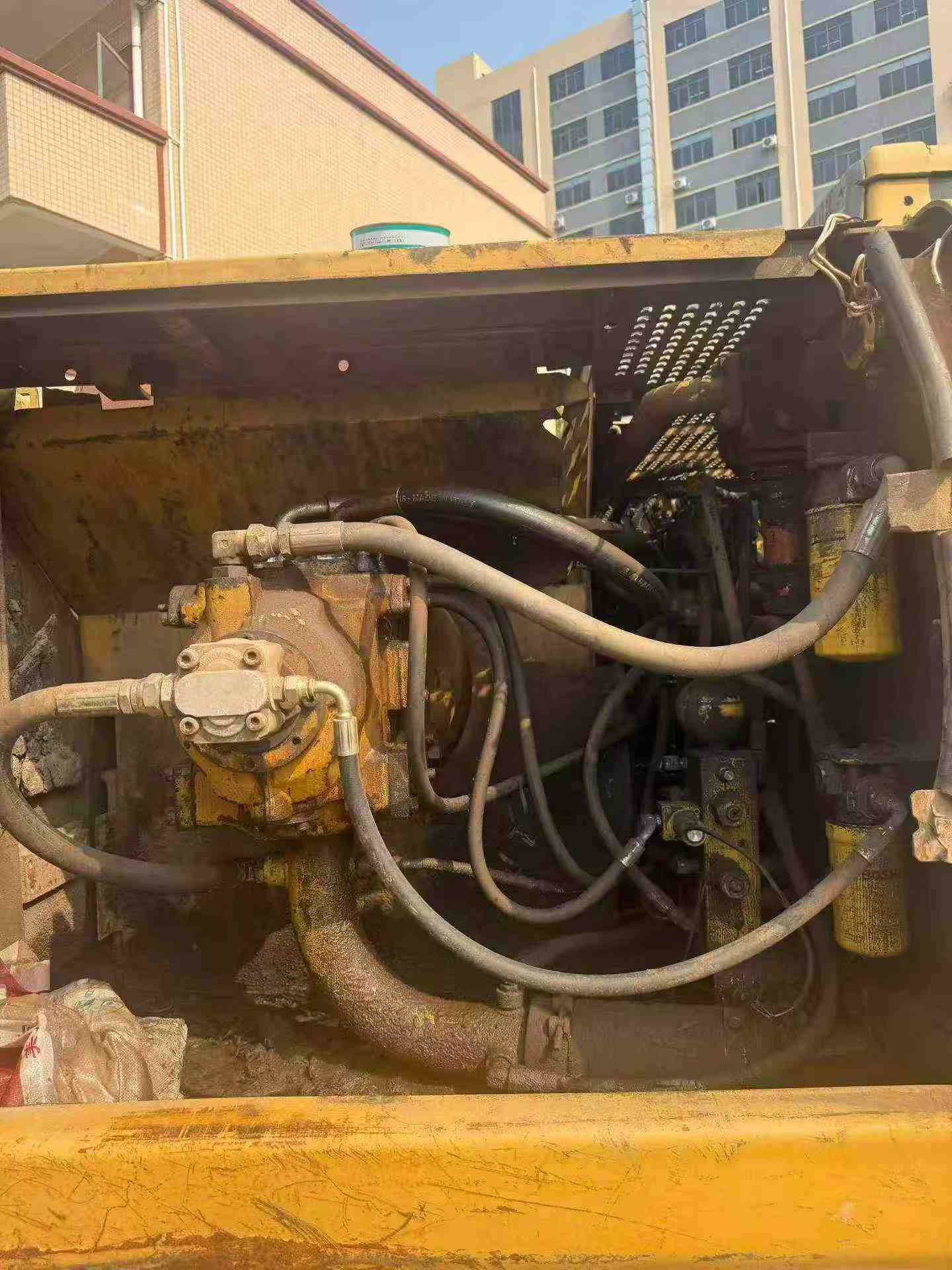 Buy Caterpillar 320V2 Used Excavator / 3