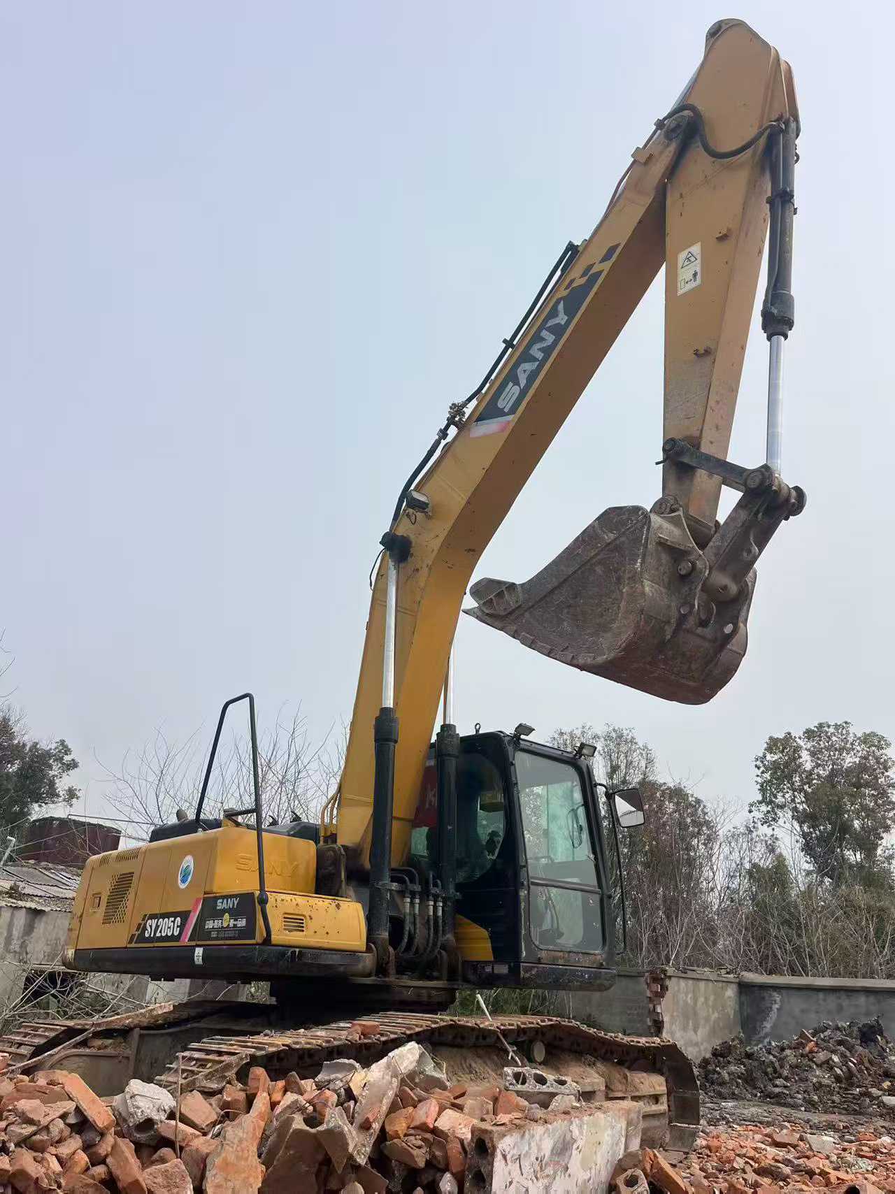 Buy Sany SY205C Used Excavator / 2