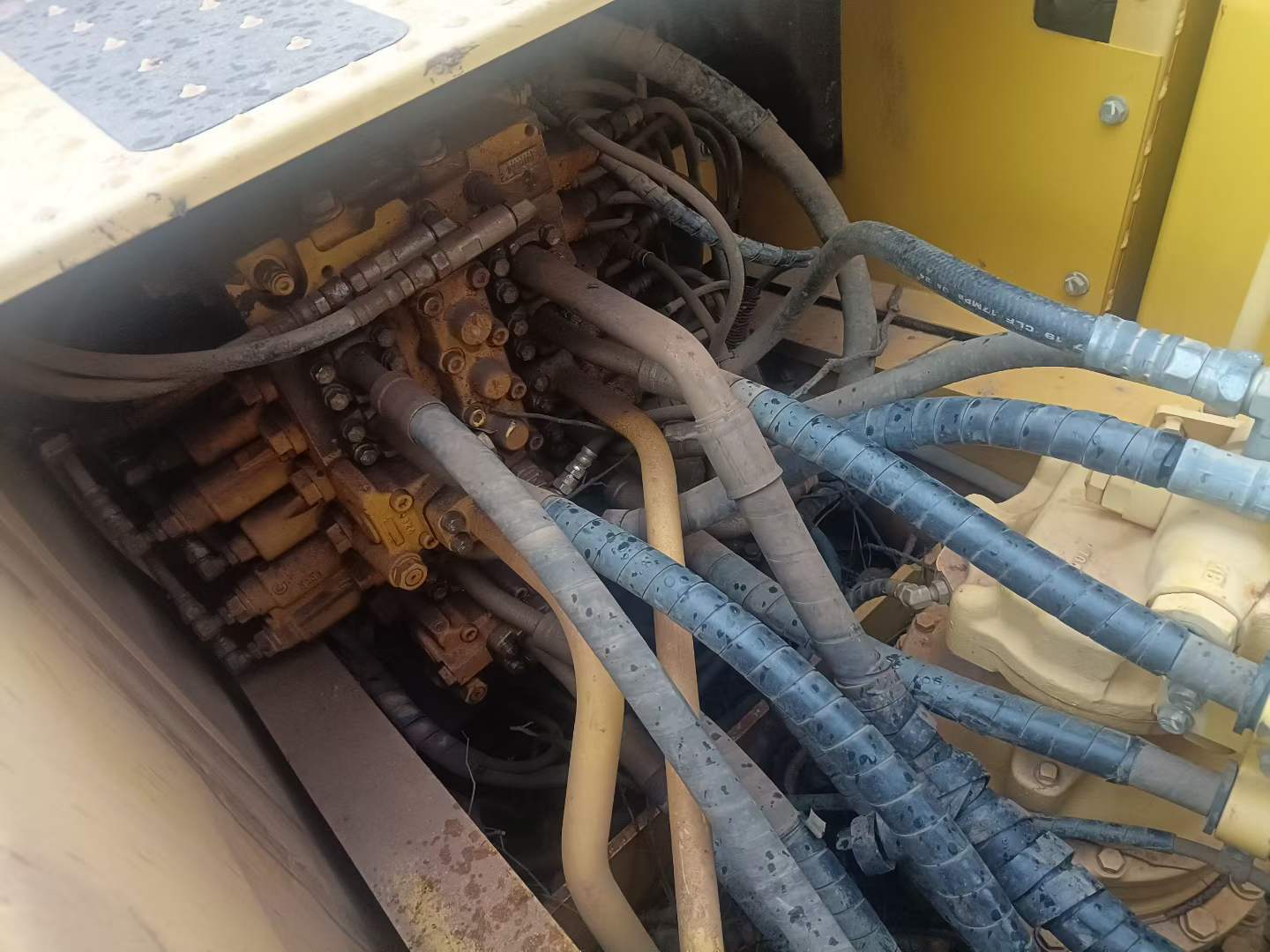 Buy Komatsu PC200-8 Used Excavator / 5