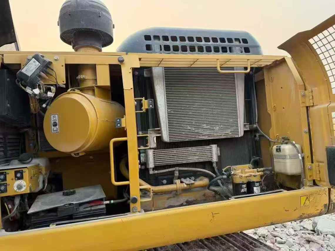 Купить Подержанный Экскаватор Caterpillar 326DL / 9