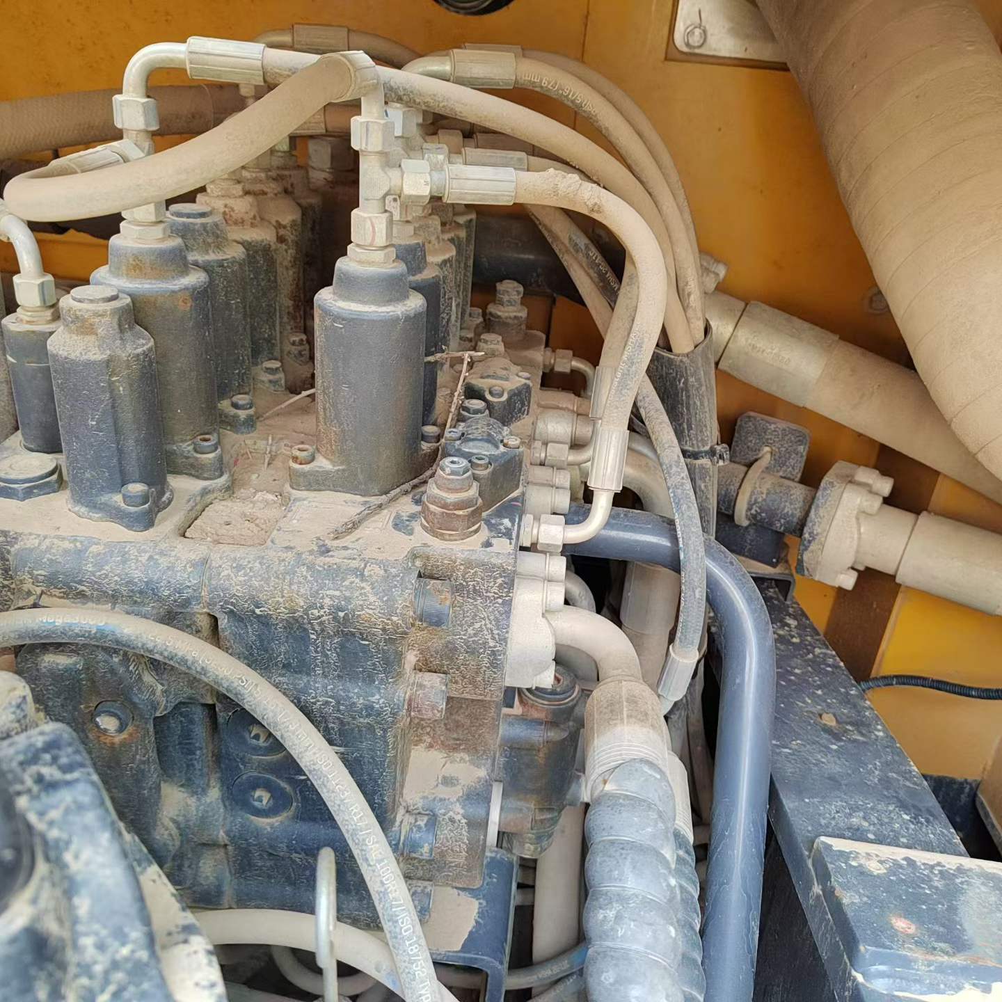 Buy XCMG XE205DA Used Excavator / 2