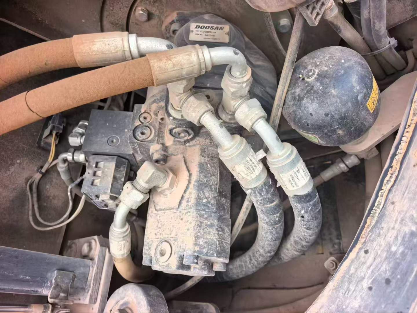 Buy Doosan DH60 Used Excavator / 5