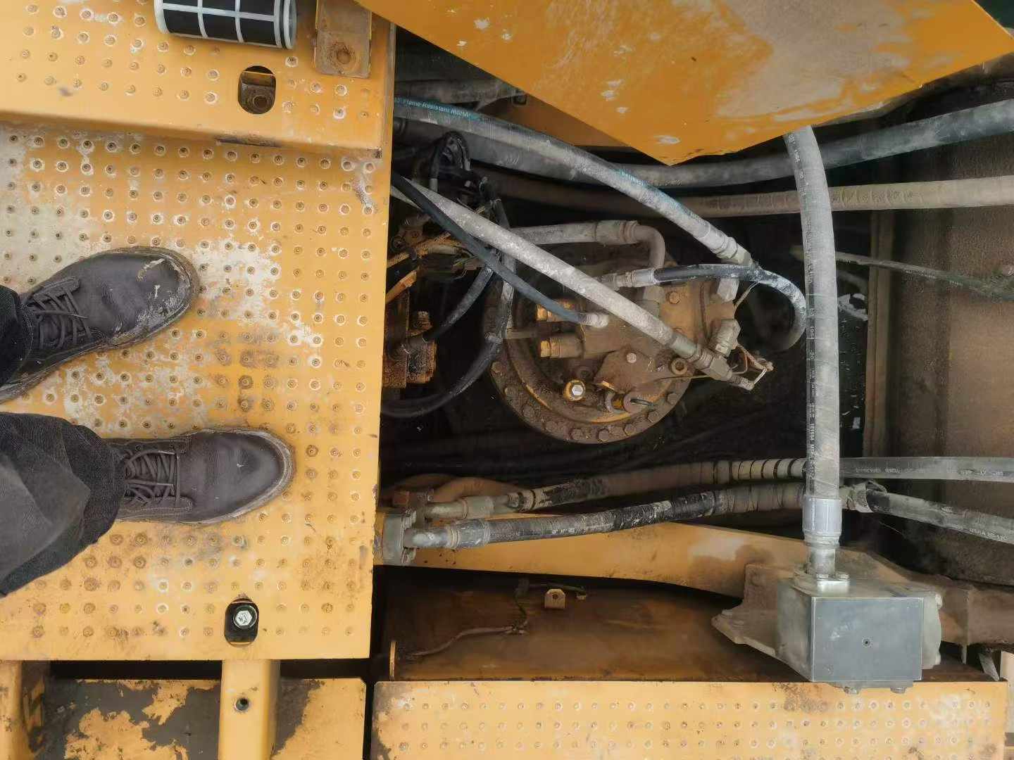 Buy Caterpillar 345B Used Excavator / 4