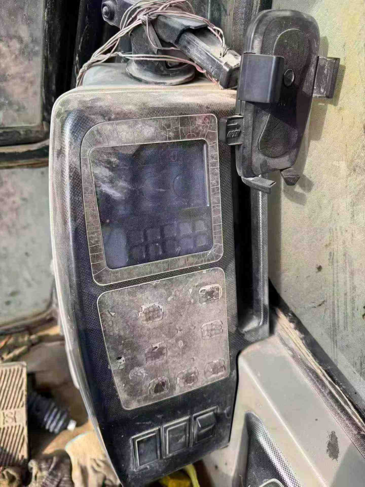 Buy Hyundai R305LVS Used Excavator / 2