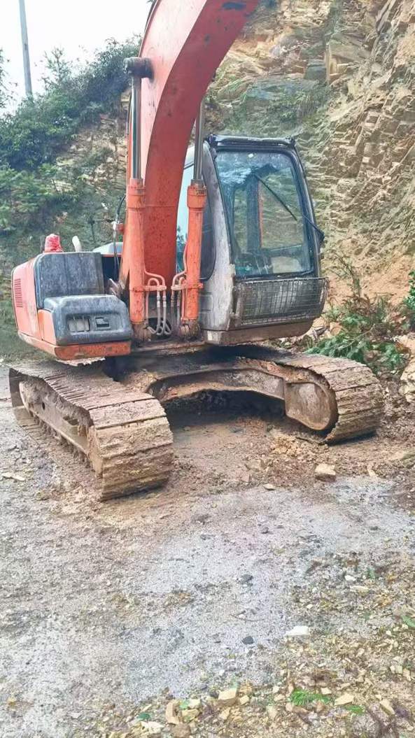 Buy Hitachi EX130H-5 Used Excavator / 2