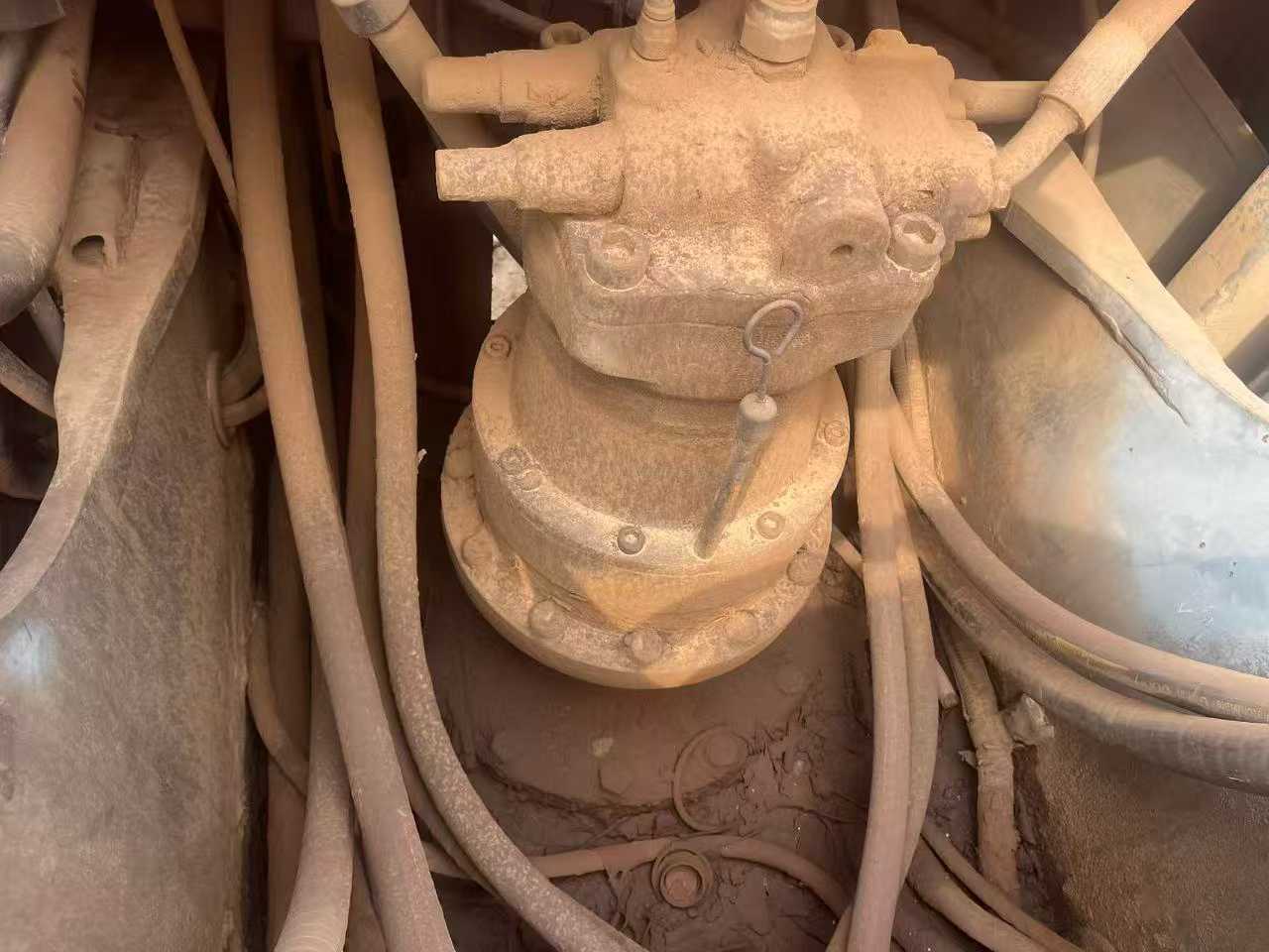 Buy Hitachi EX200-5 Used Excavator / 2