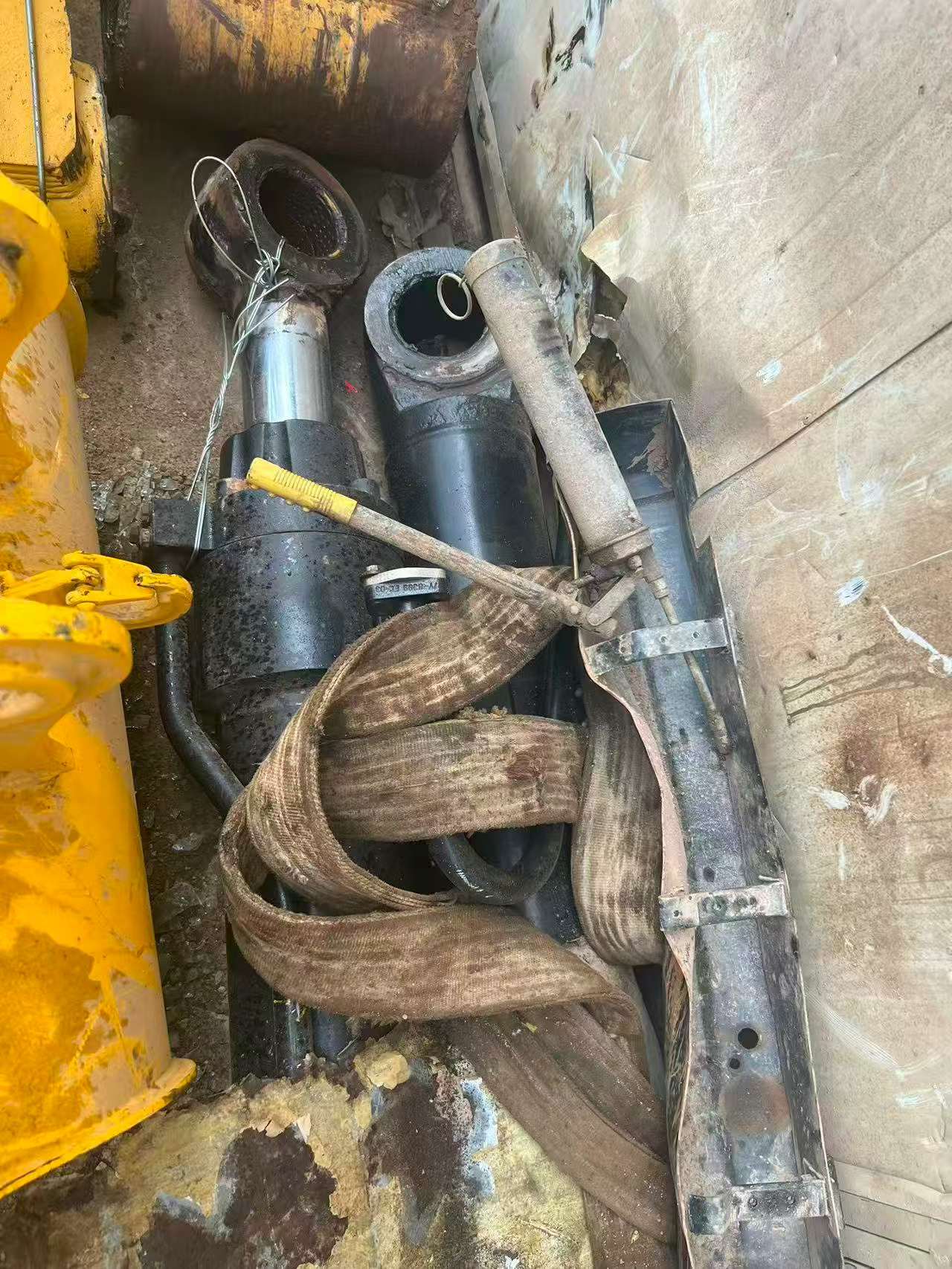 Buy Caterpillar 349E Used Excavator / 5