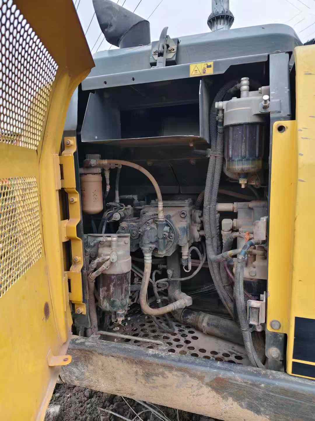 Compre Excavadora Sumitomo SH130-6 Usada / 9