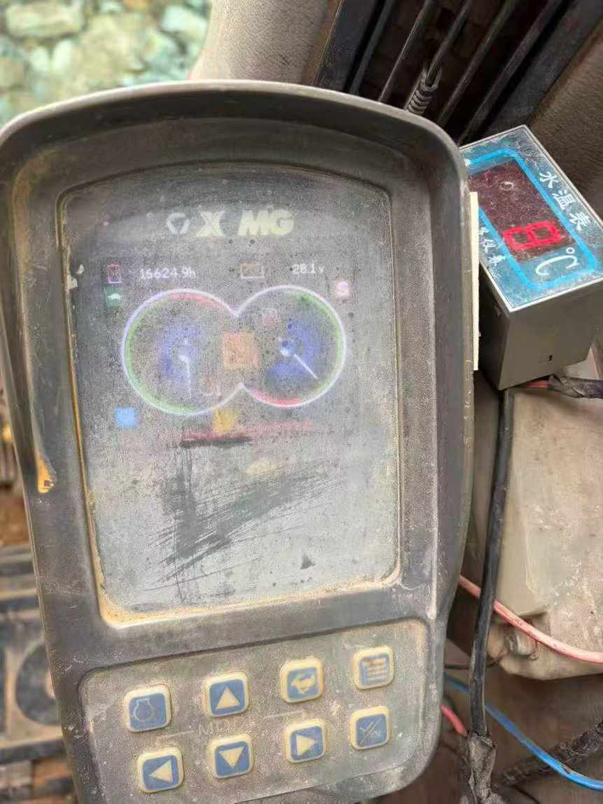 Buy XCMG XE215C Used Excavator / 6