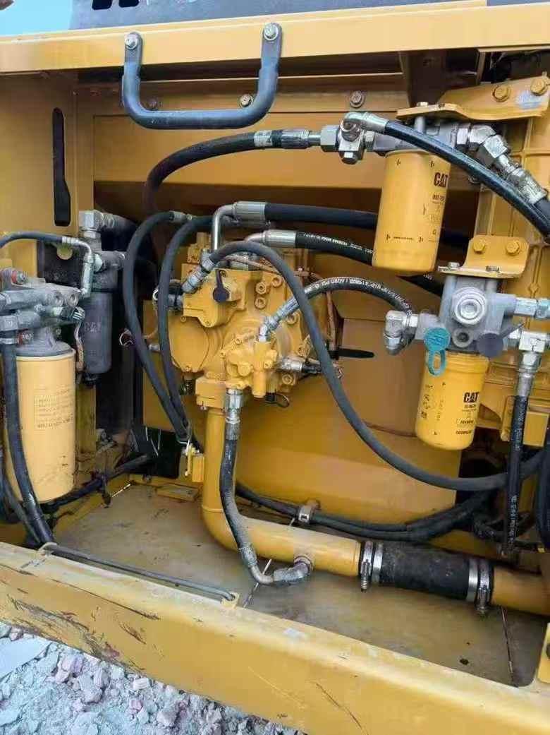 Купить Подержанный Экскаватор Caterpillar 326DL / 6