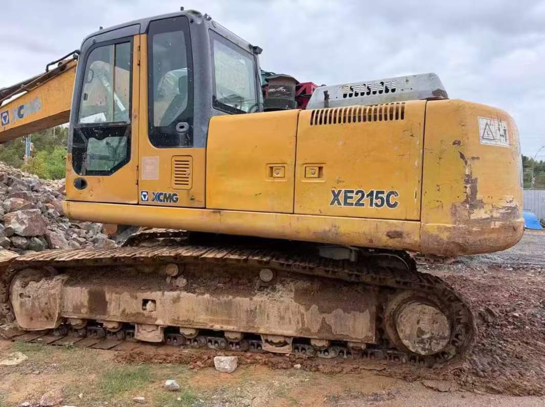 Buy XCMG XE215C Used Excavator / 3
