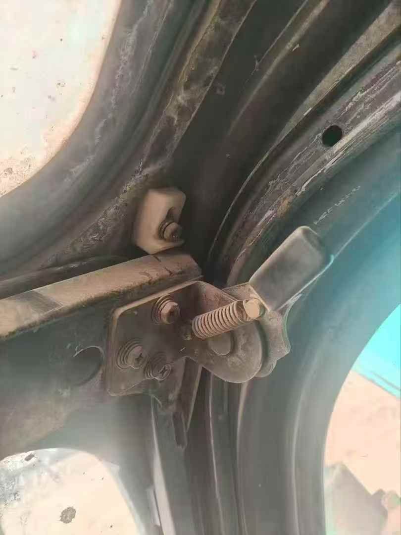 Buy Kobelco SK135SR Used Excavator / 2