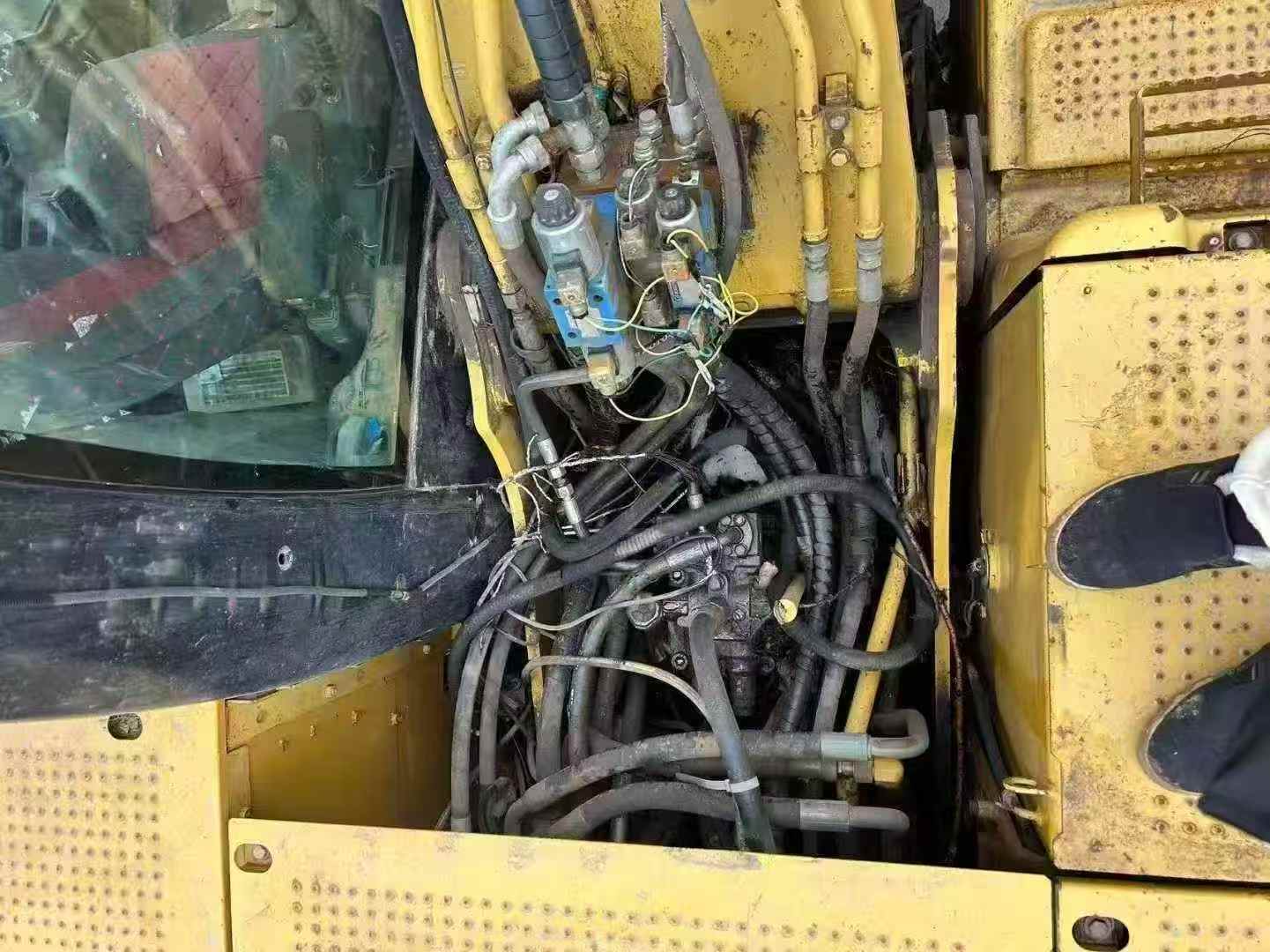 Buy Caterpillar 320A Used Excavator / 8