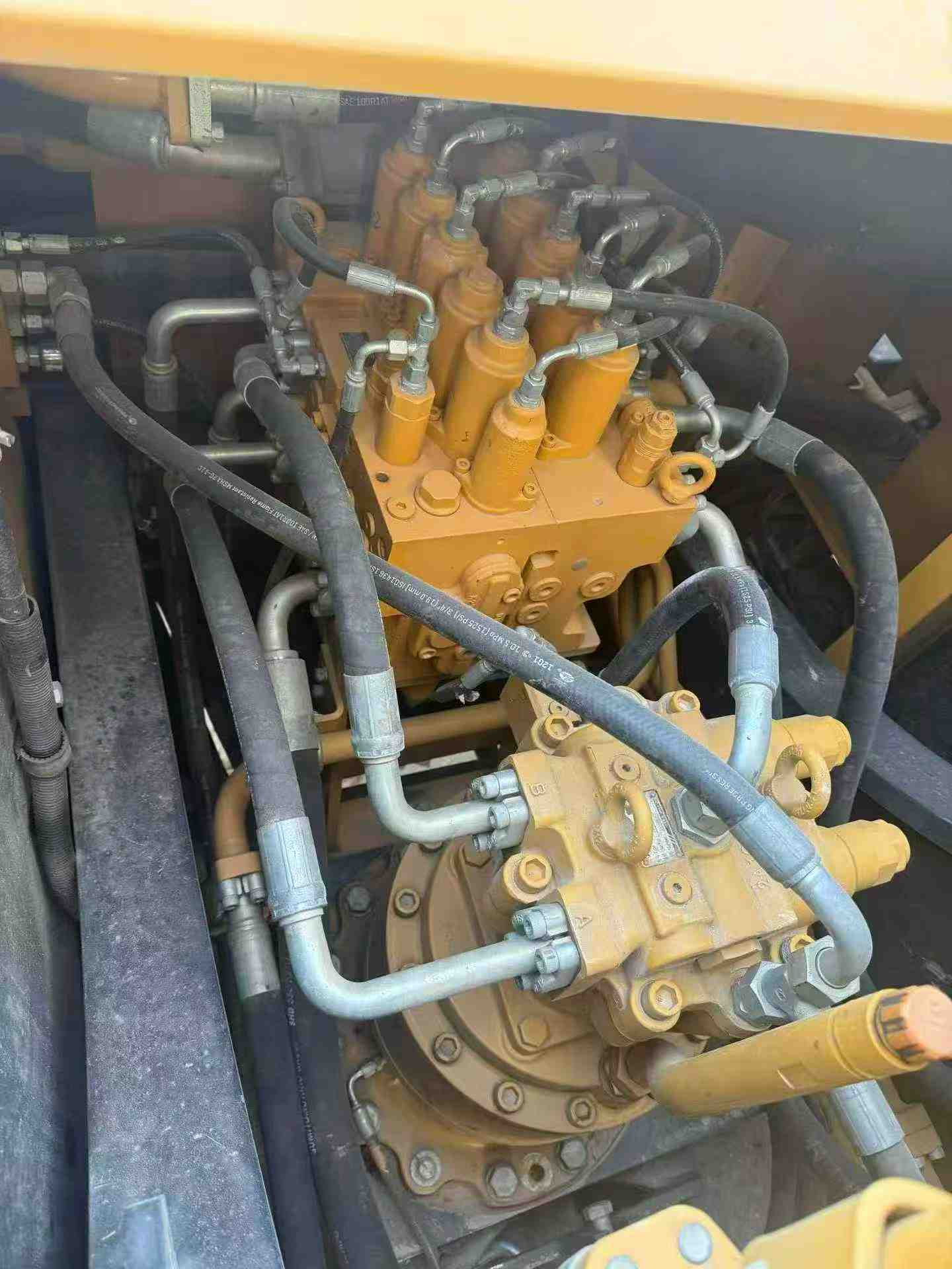 Buy Sany SY215C Used Excavator / 8