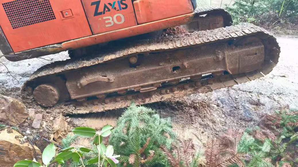 Buy Hitachi EX130H-5 Used Excavator / 8