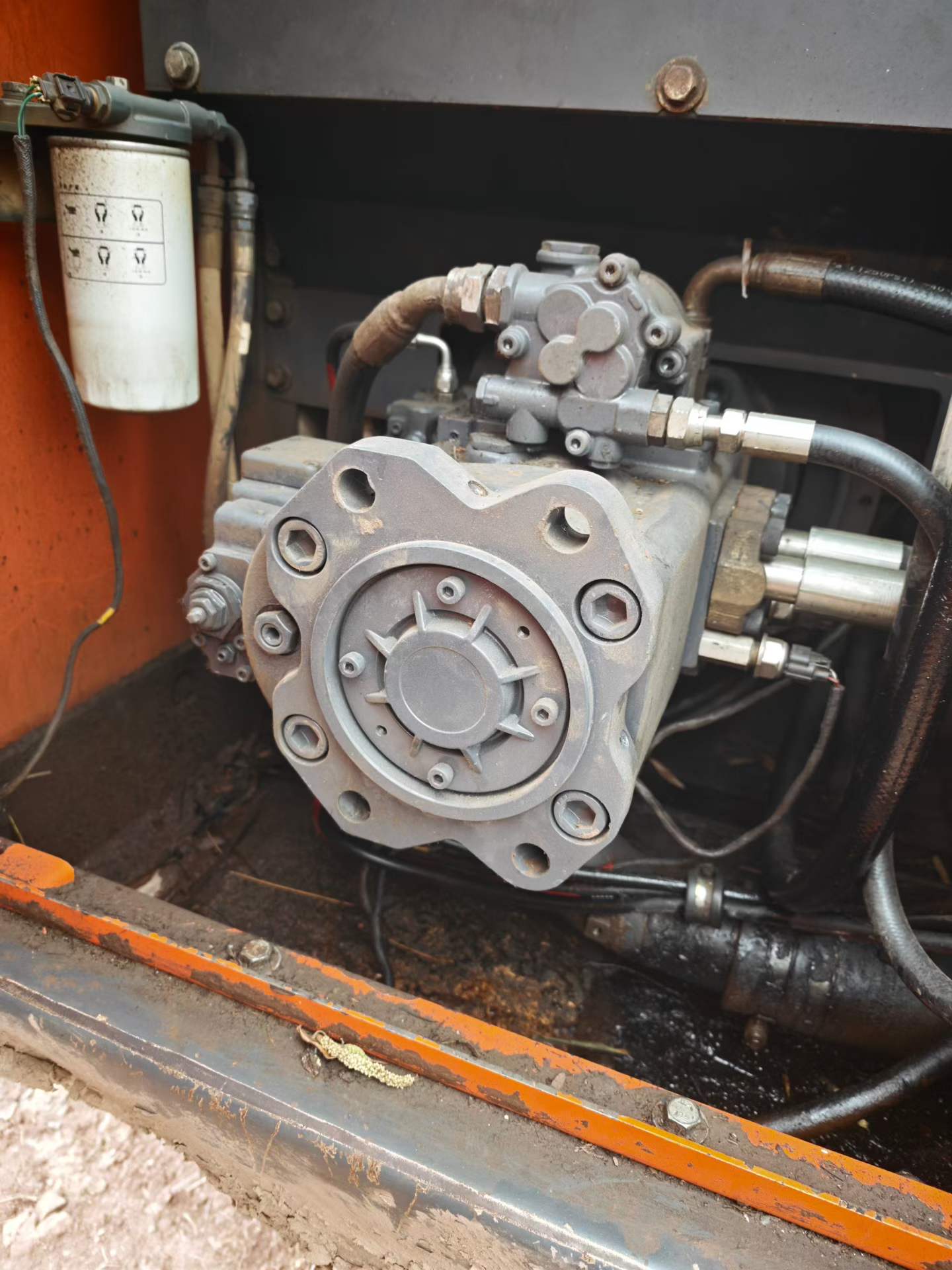 Buy Doosan DH215-7 Used Excavator / 2