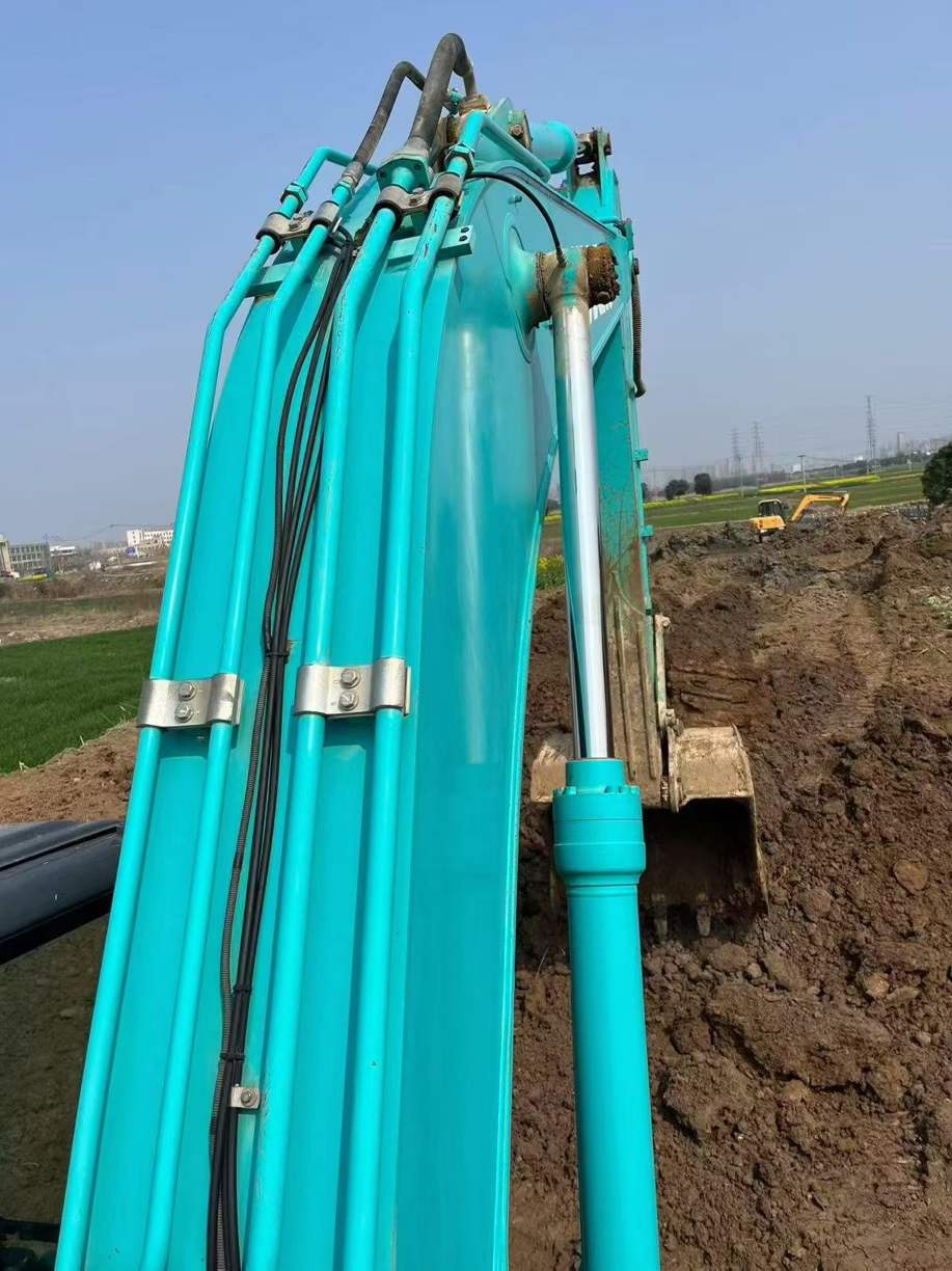 Buy Kobelco SK200 Used Excavator / 5