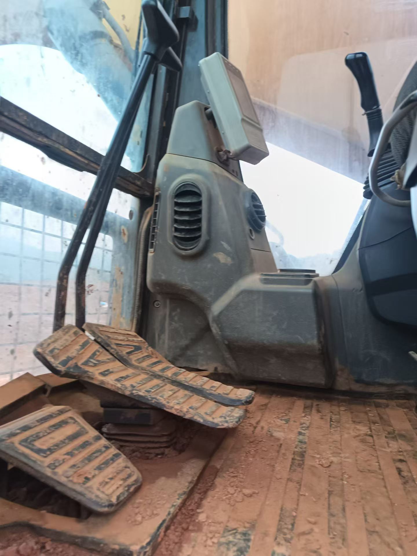 Buy Sany SY215C-8 Used Excavator / 3