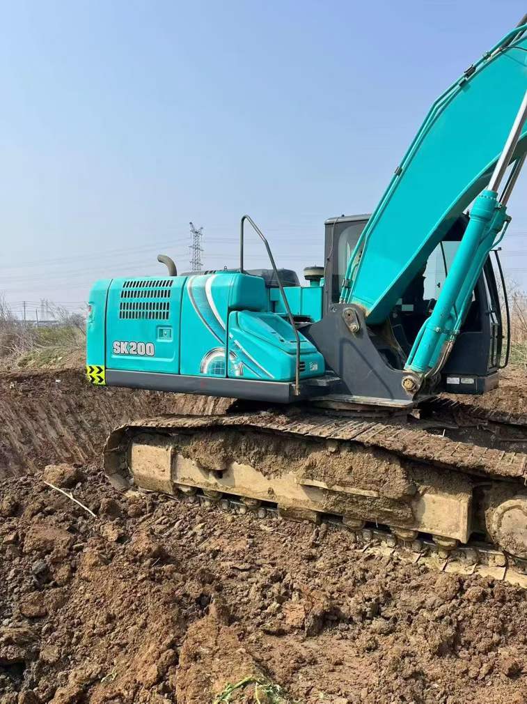 Buy Kobelco SK200 Used Excavator / 3