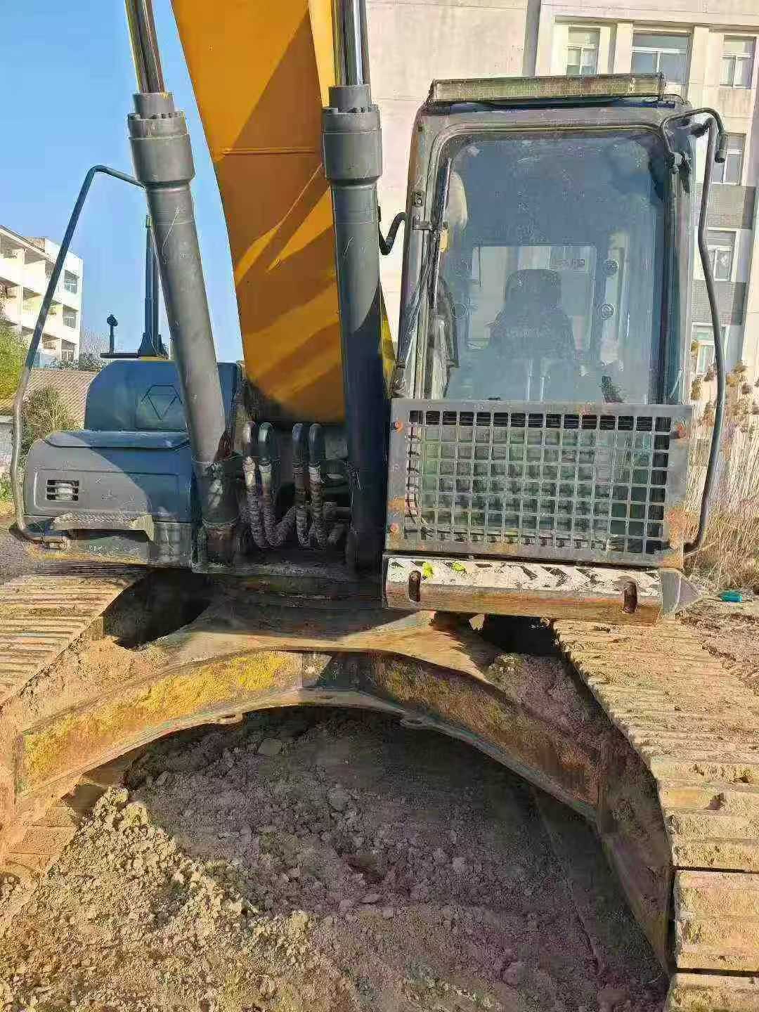 Buy XCMG XE270DK Used Excavator / 2