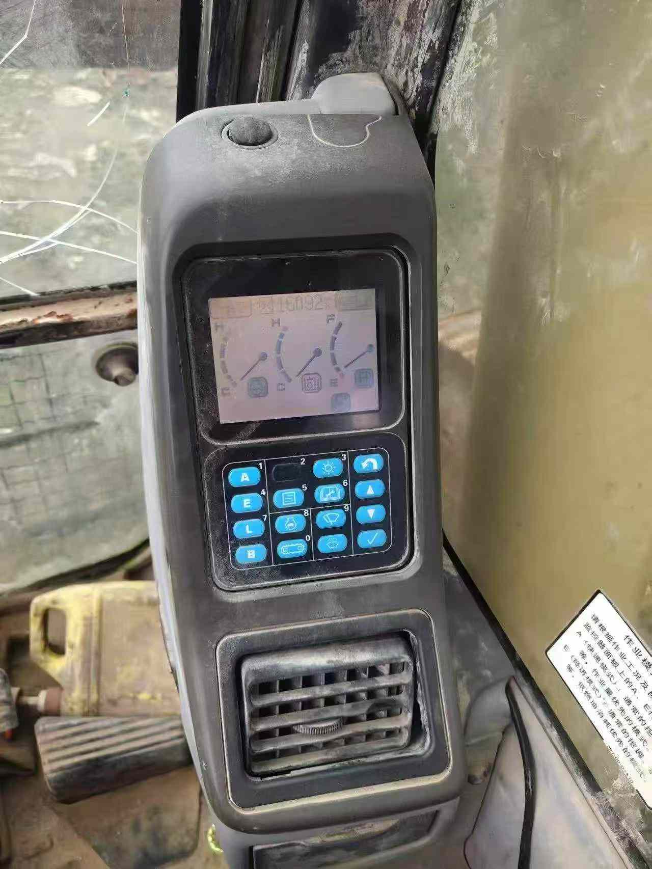 Buy Komatsu PC270-7 Used Excavator / 4