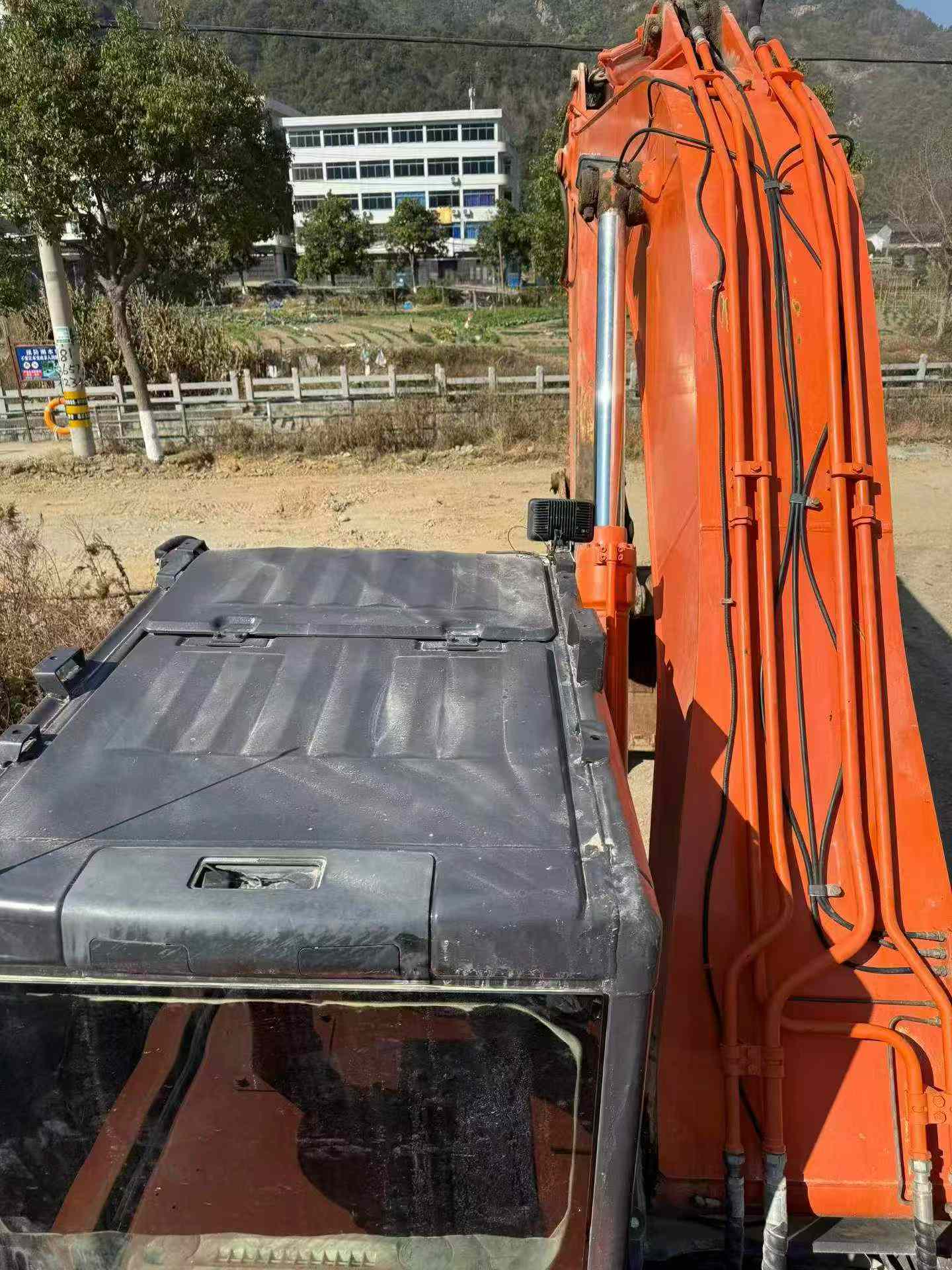 Buy Hitachi ZX240 Used Excavator / 8