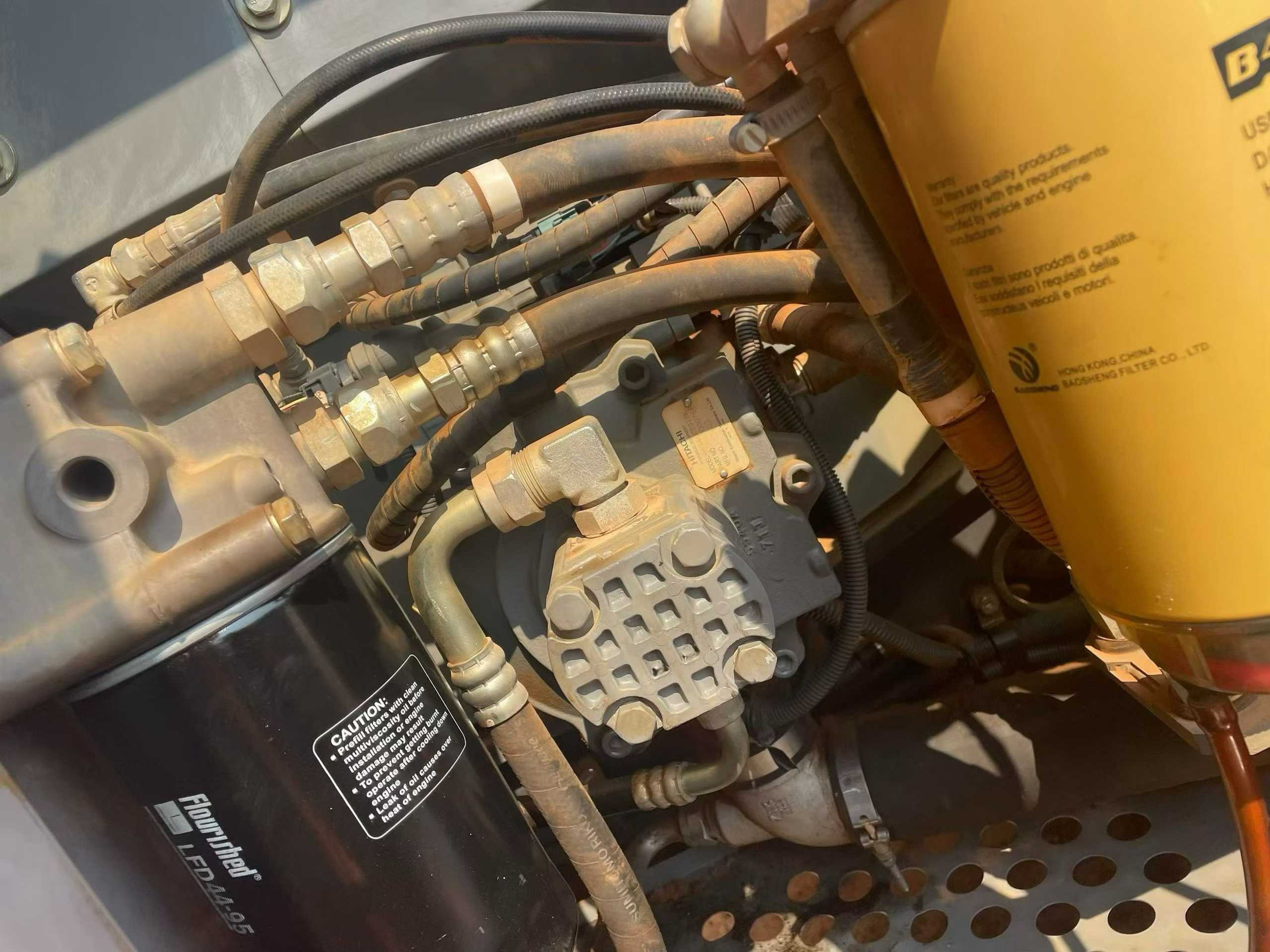 Buy Hitachi EX130H-5 Used Excavator / 4