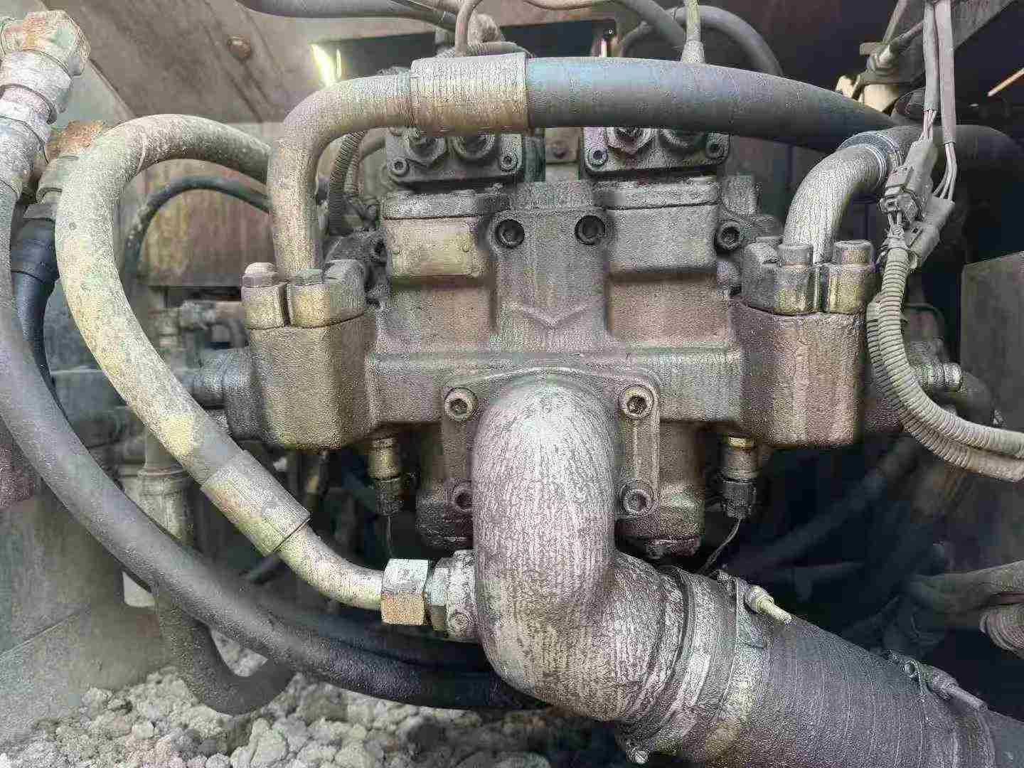 Buy Hitachi EX250-5 Used Excavator / 2