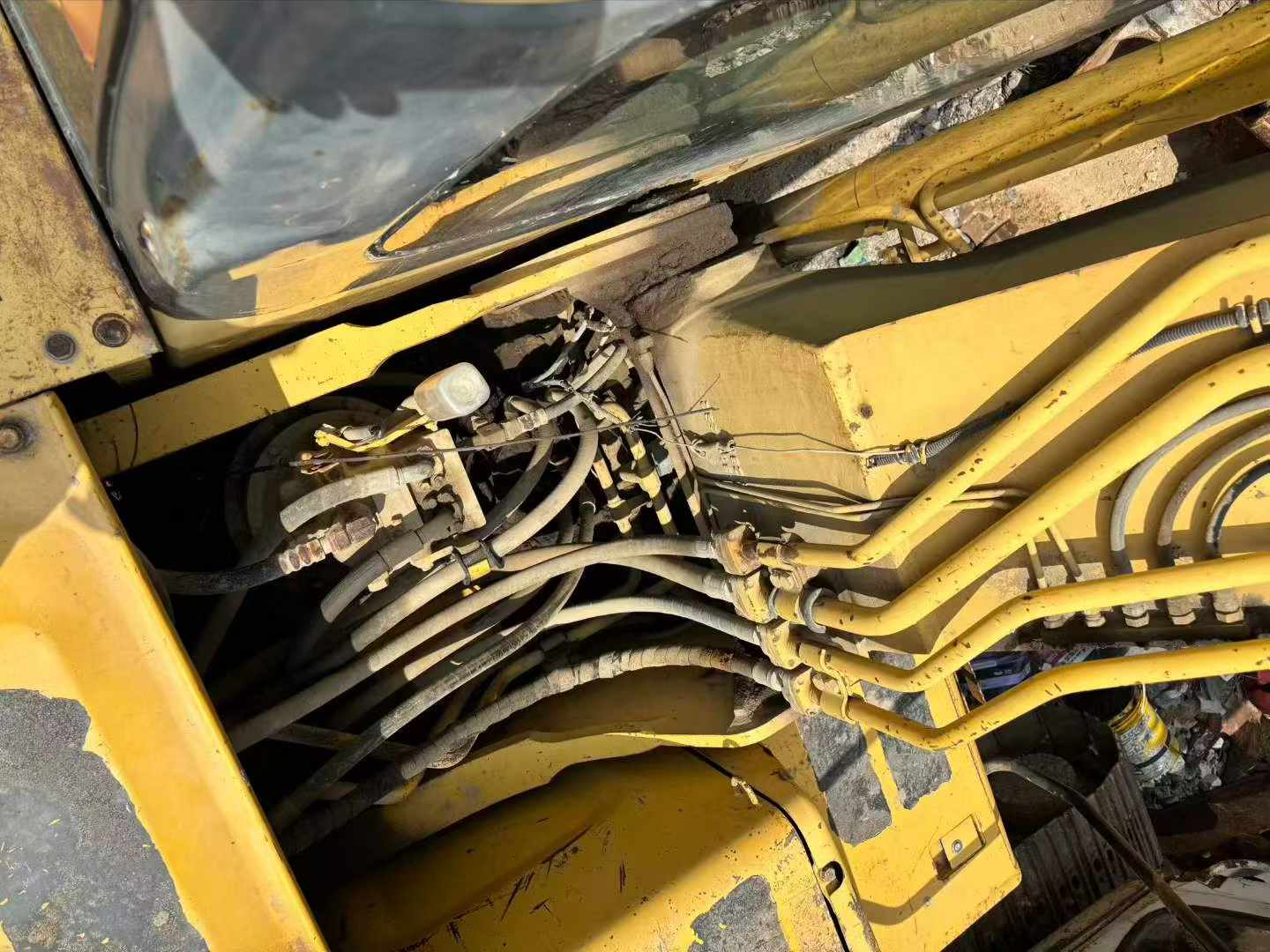 Buy Komatsu PC200-7 Used Excavator / 3