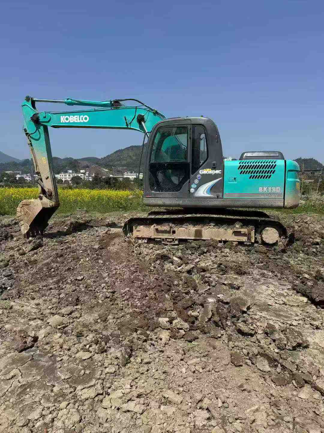Buy Kobelco SK130 Used Excavator / 3