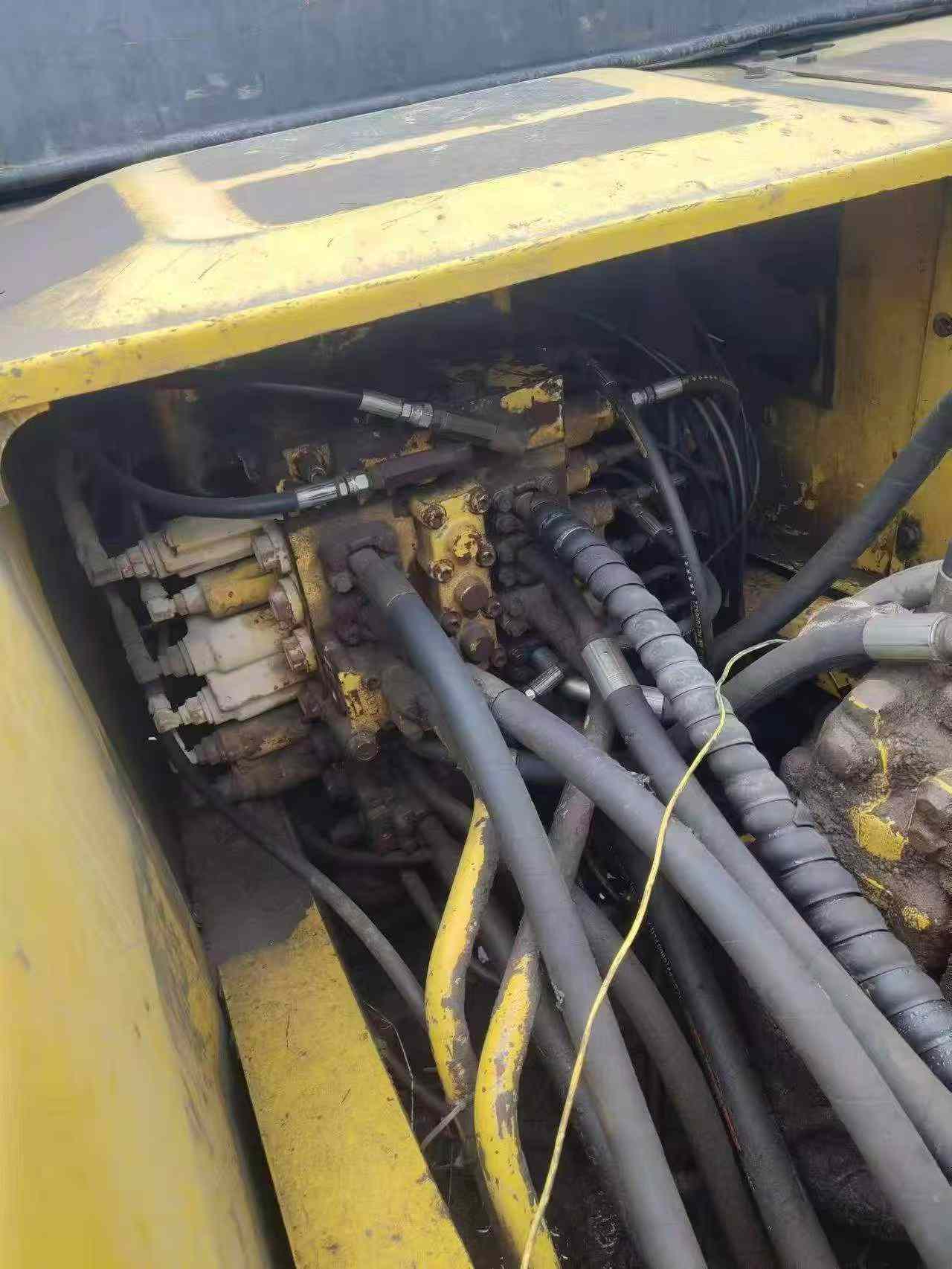 Buy Komatsu PC270-7 Used Excavator / 3