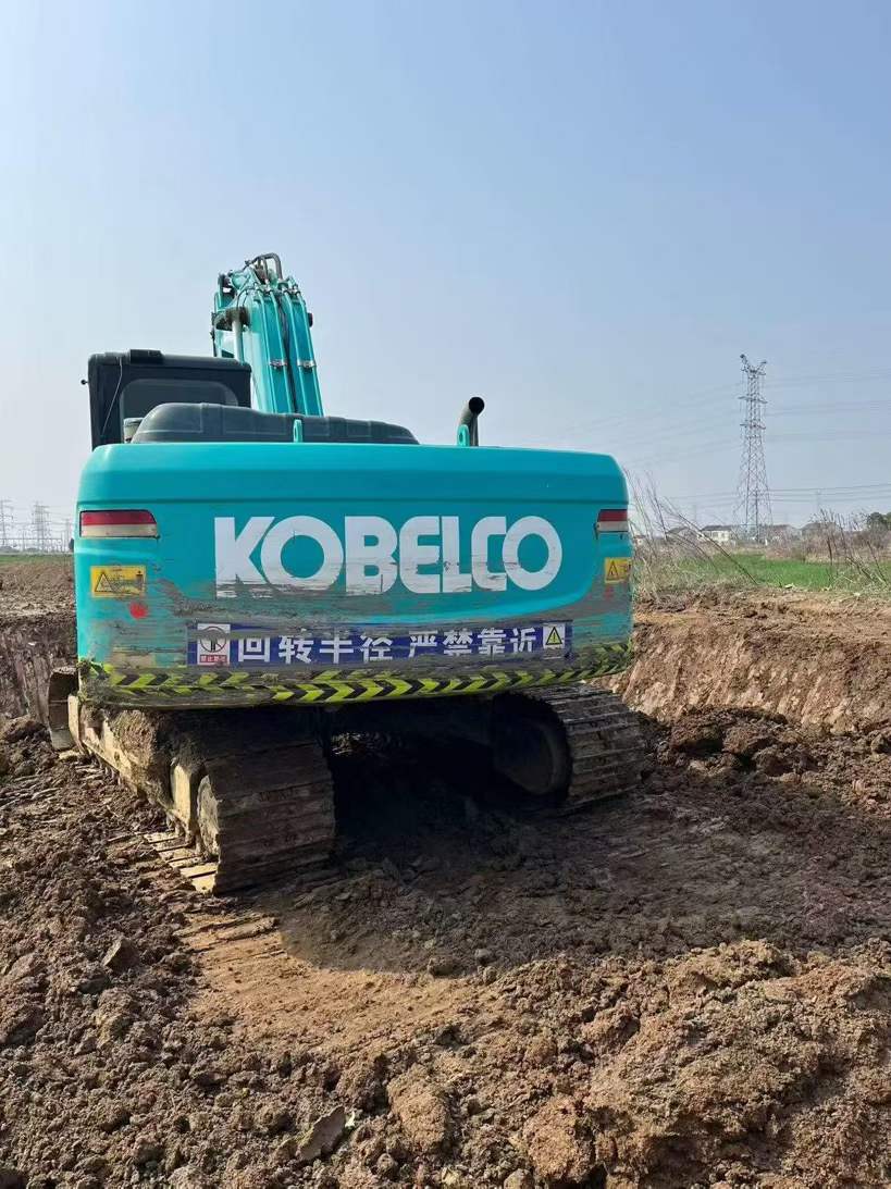 Buy Kobelco SK200 Used Excavator / 2