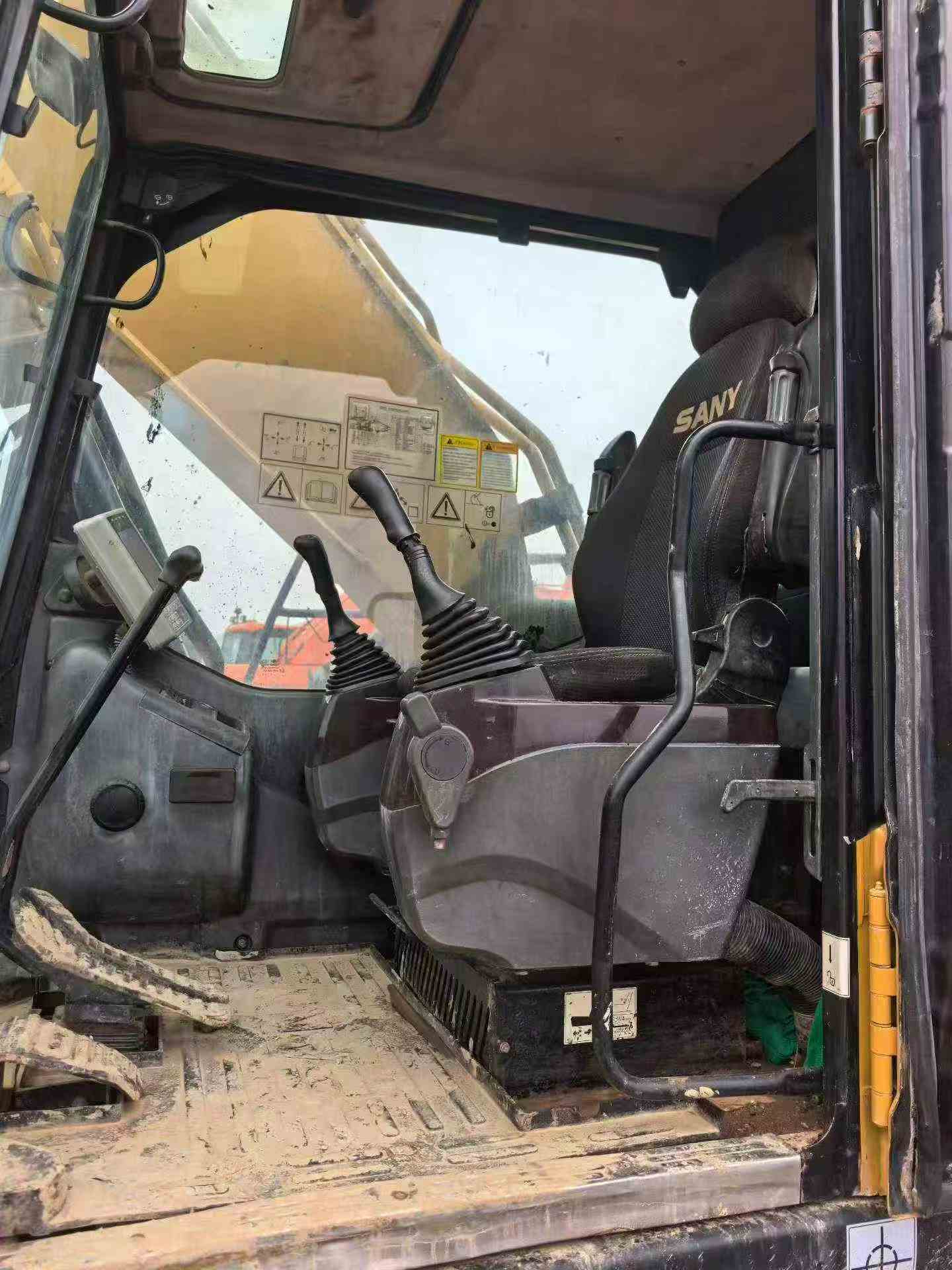 Buy Sany SY205C Used Excavator / 3