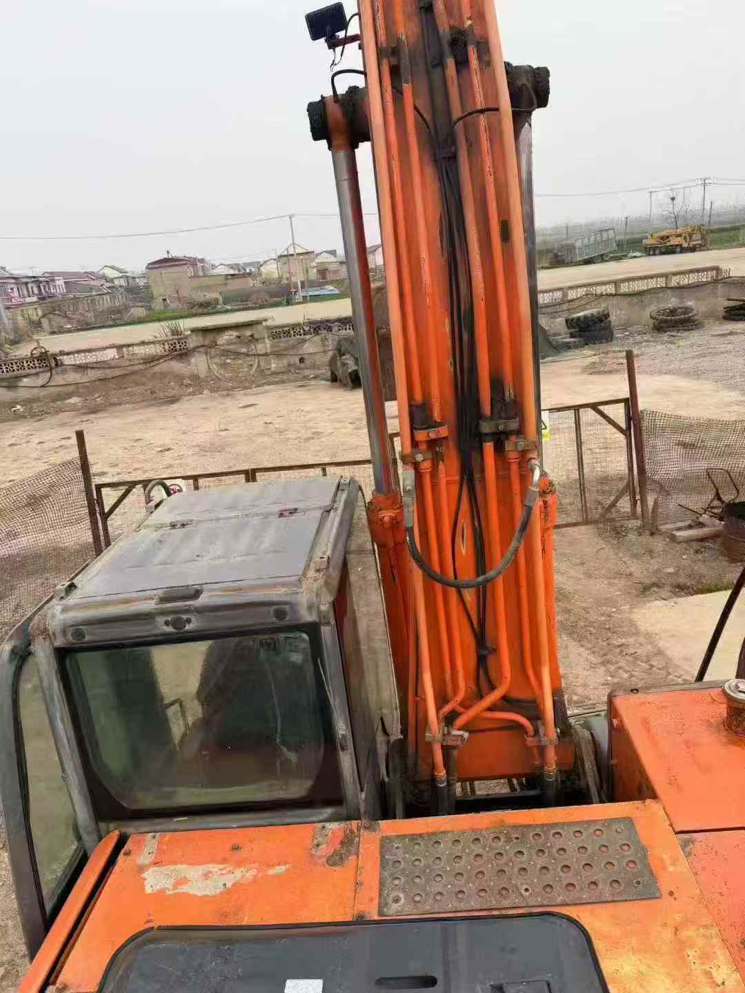 Buy Hitachi EX200-3 Used Excavator / 7