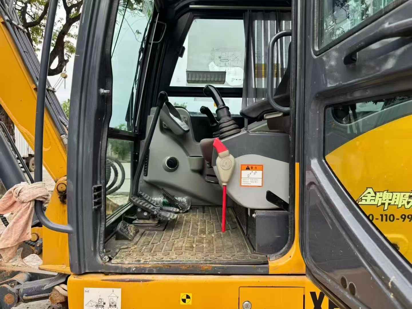 Buy XCMG XE60 Used Excavator / 5