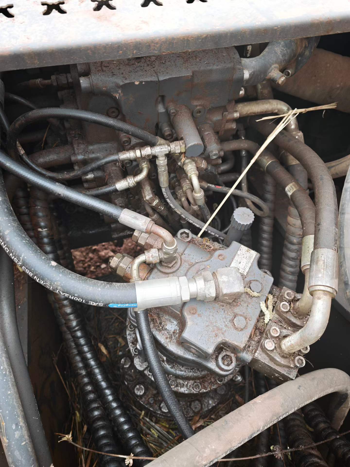 Buy Doosan DH215-7 Used Excavator / 3