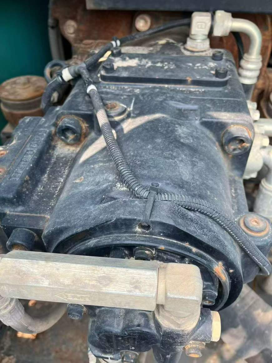 Buy Kobelco SK200 Used Excavator / 6