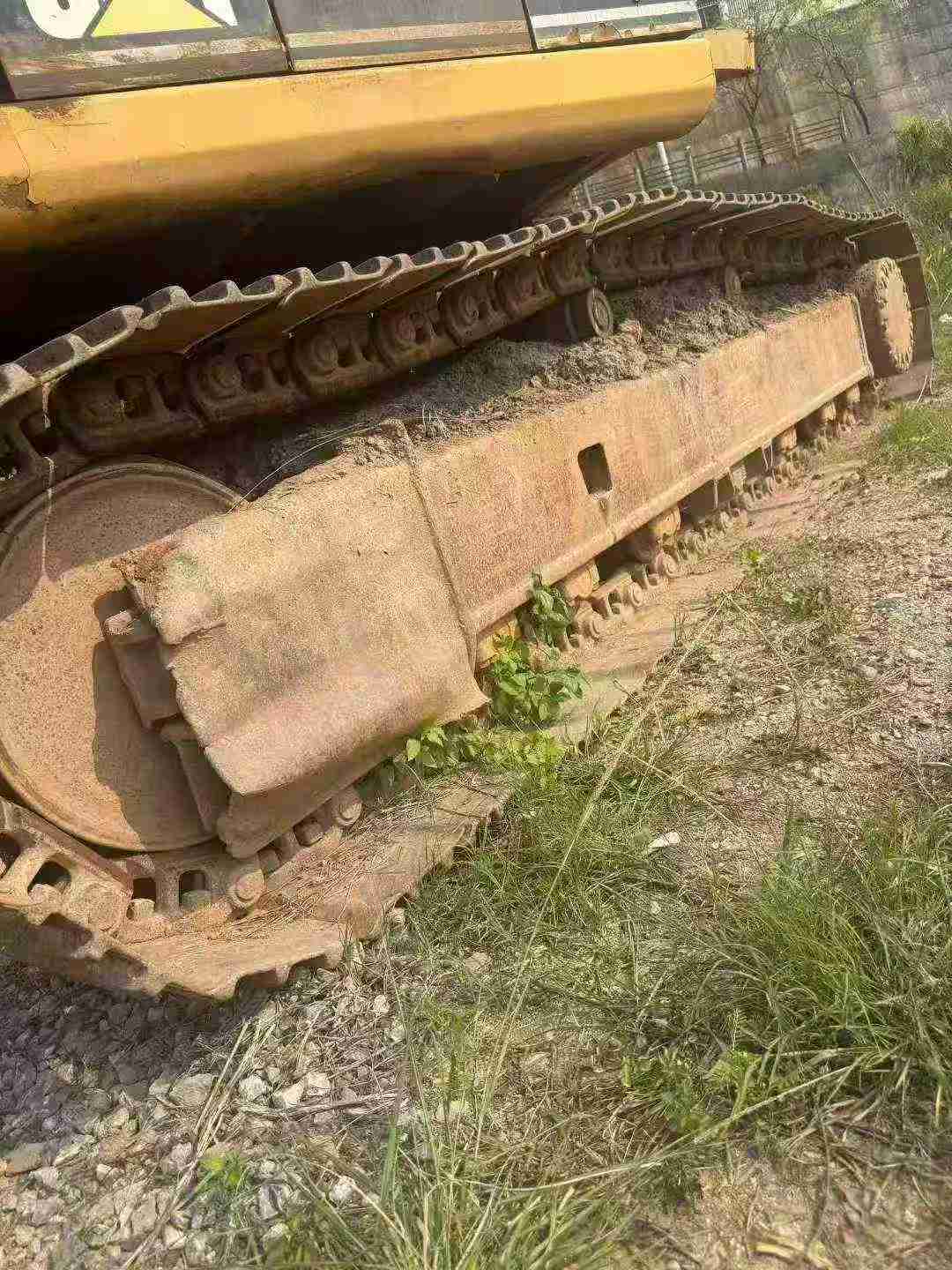 Buy Caterpillar 320V2 Used Excavator / 8