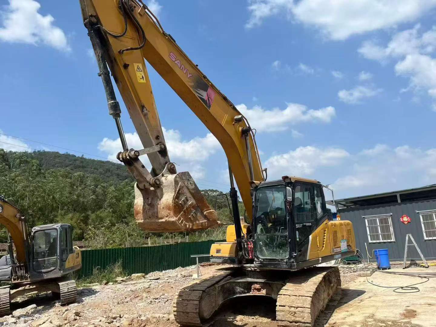 Buy Sany SY205C Used Excavator / 2